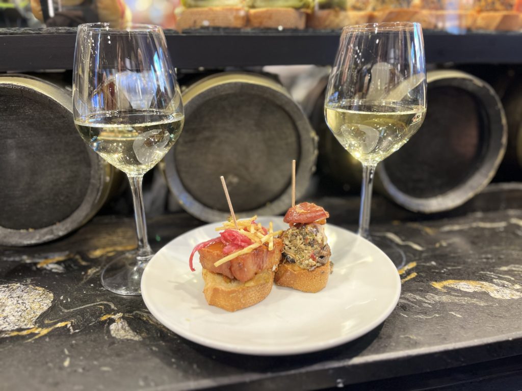 Pintxos auf der Plaza Nueva