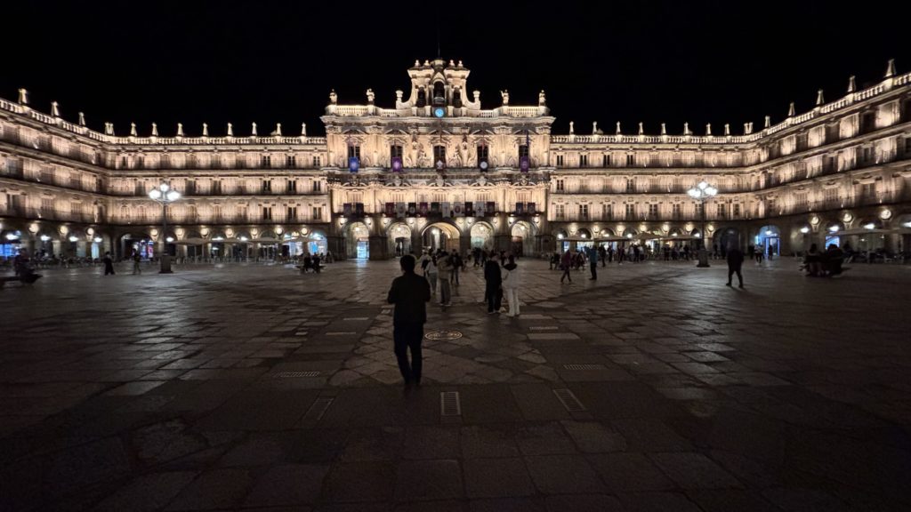Die Plaza Mayor bei Nacht
