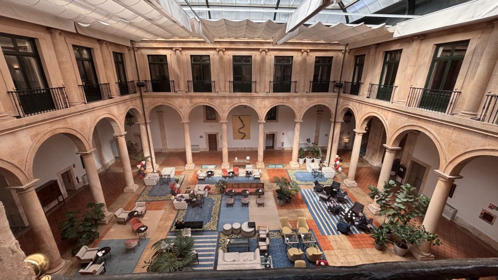 Artium des Parador Hotels in Lerma
