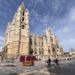 Imposante Kathedrale in Leon mit außergewöhnlichen Glasfenstern.